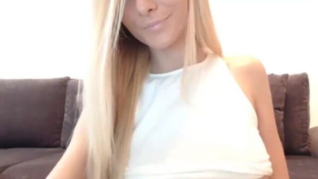 Sexy cutie with an amazing body. Cool bitch