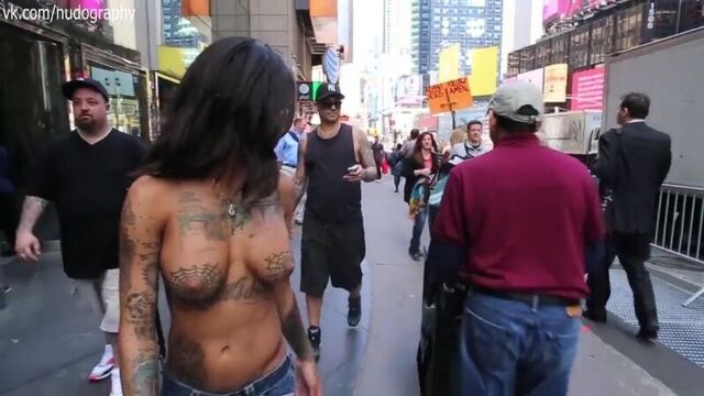Bonnie Rotten topless in New York (2015) naked in the middle of the city undressed in the city nipples tits tattoo undressed