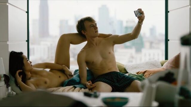 Mai Duong Kieu, Paula Beer, Mathilde Irrmann - Bad Banks (2018)