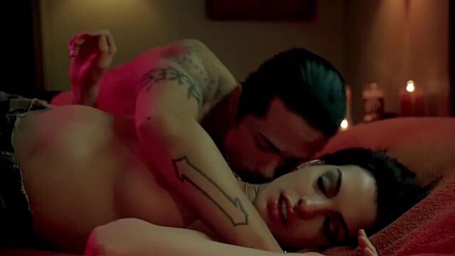 Anne Hathaway Nude - Anne Hathaway Nude - “Krazy” (2005)
