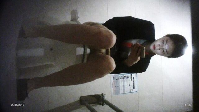 Beautiful Korean girl in the toilet, hidden camera |office lady|korean|asian|girl|stocking|teen|