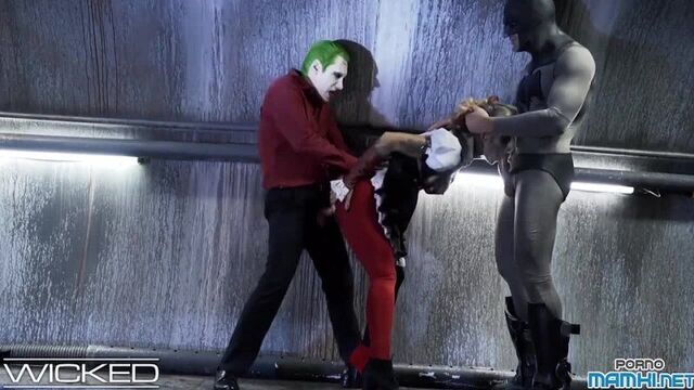 PORN Joker and Batman fucked Harley Quinn