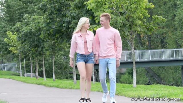 Young 19-year-old lovers met to have beautiful sex