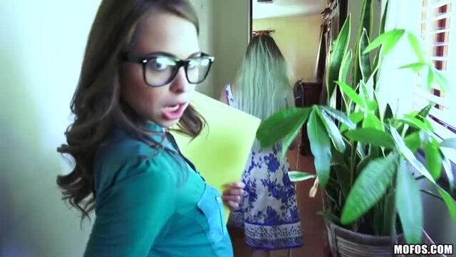 Fucked a slutty realtor while his wife was looking at the house